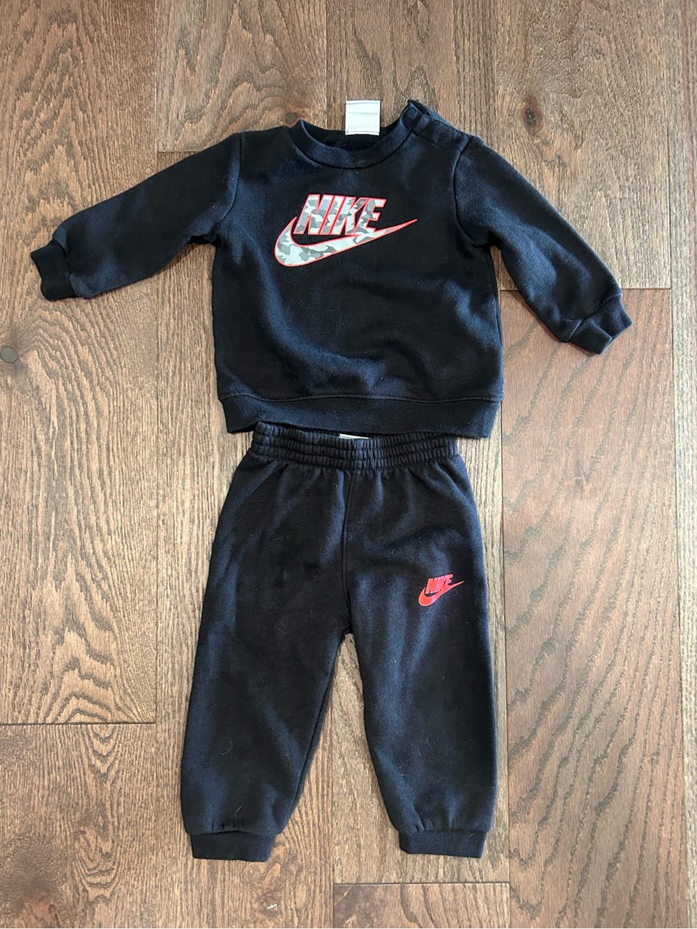 Nike Size 12 month Baby Boy's 2 Piece Sweatsuit Outfit